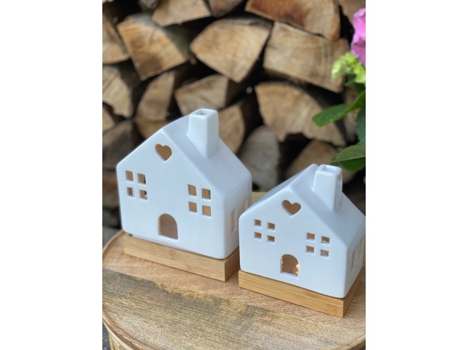 40 % sleva: Domeček keramický (LED)  - 2 velikosti