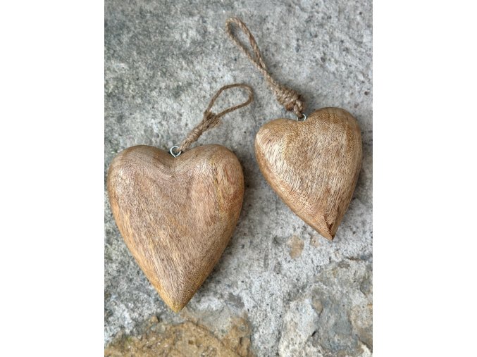 Masivní srdce z mangového dřeva - 2 velikosti