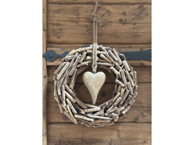 Dřívkový věnec se srdcem - 40 cm