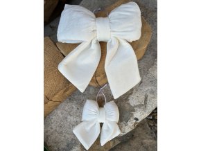 Sametová mašle - bílá (polštářková)