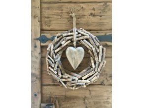Dřívkový věnec se srdcem - 40 cm