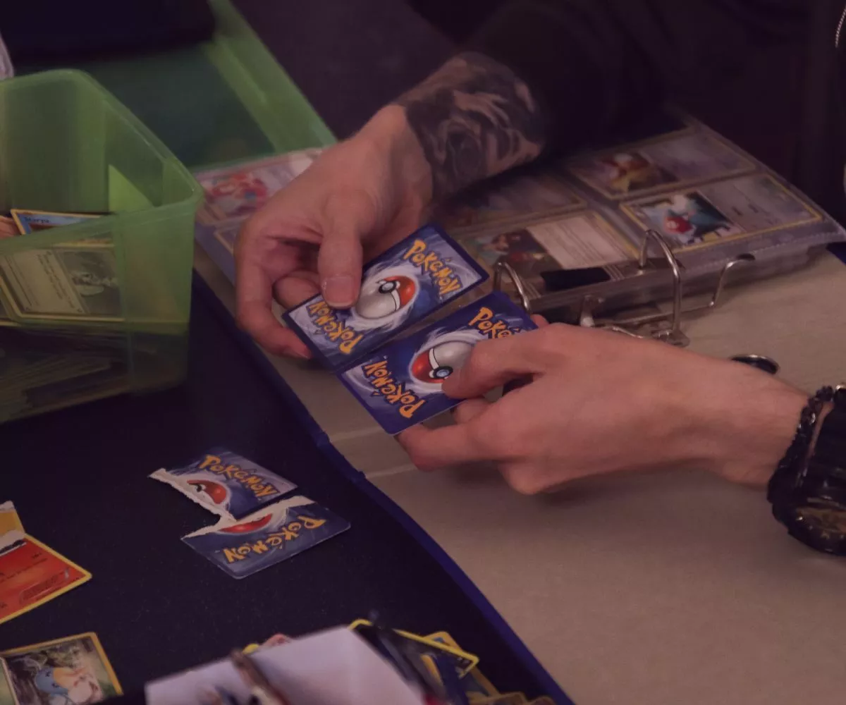 Example of fake and real cards