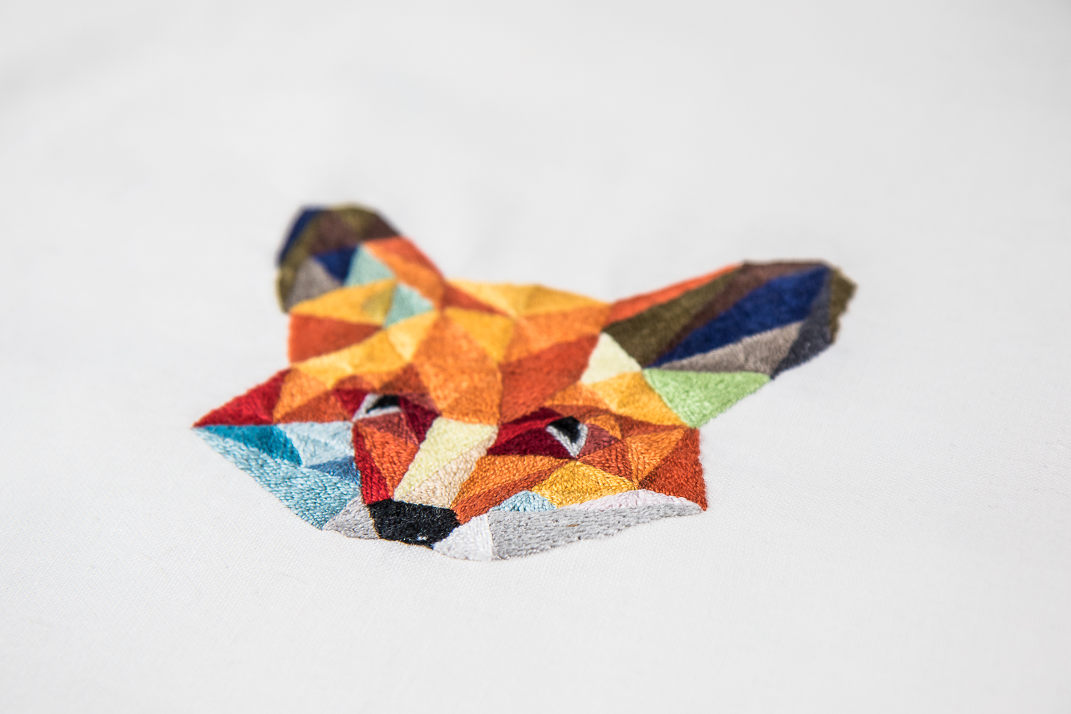 Tajemství jehly a nitě: proč jsem vytvořila kurz moderní výšivky