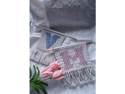Macrame iniciála