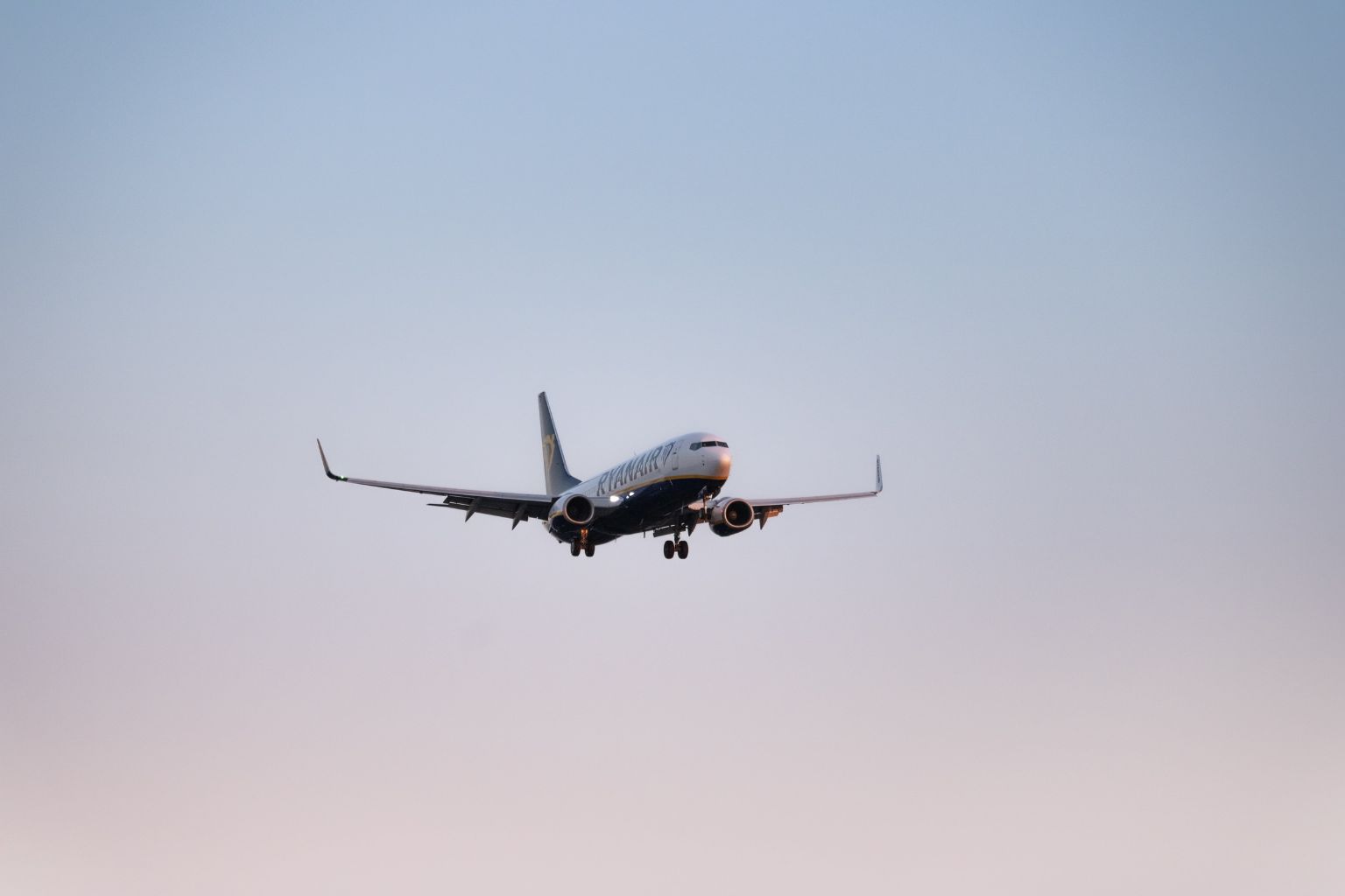 Cestování s Ryanair: Jaké kufry si vybrat, aby vše sedělo