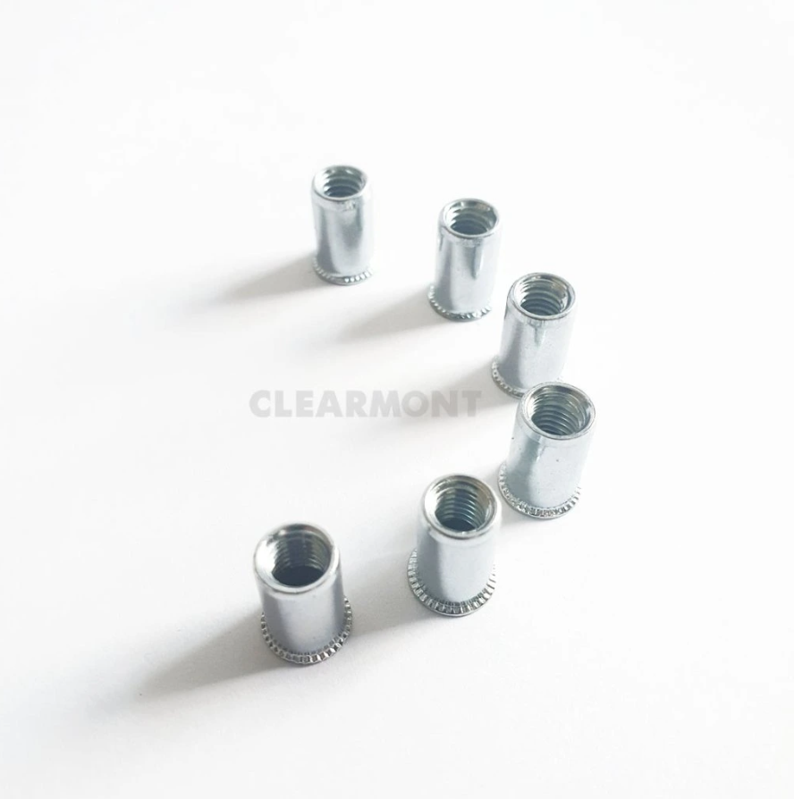 Montážní sada pro dveřní zavírač