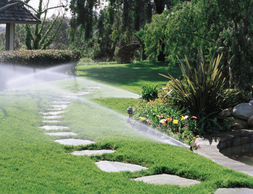 Závlaha trávnika svojpomocne