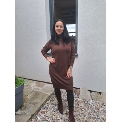 Pletené šaty se stojáčkem hnědé