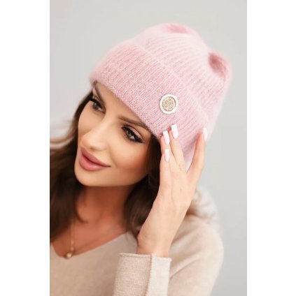 Dámská zimní čepice chlupatá s ozdobným knoflíkem pudrově růžová (Velikost universal, Barva Pudrově růžová)