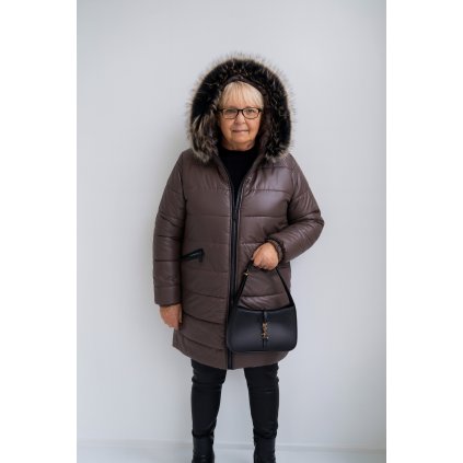 dlouhý zimní kabát hnědý