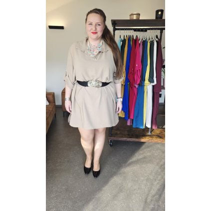 košilové šaty MAIA s límečkem, rukávy na knoflíček a prodlouženým zadním dílem béžové