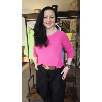 slabý svetřík s kulatým výstřihem, dlouhými rukávy, růžový