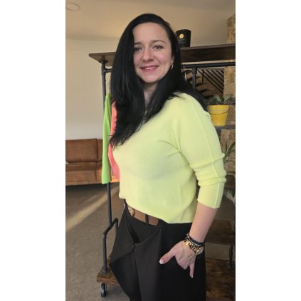 slabý svetřík kulatý výstřih, dlouhé rukávy, žlutý