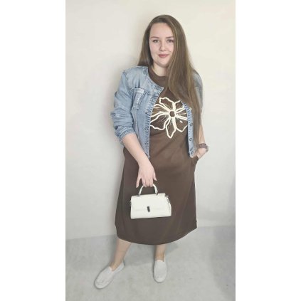 dlouhé maselkové šaty s aplikací květiny hnědé