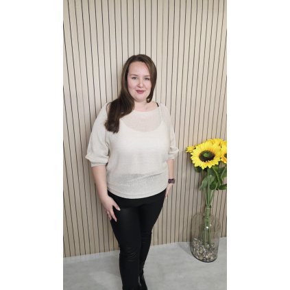 lehký svetřík netopýřího střihu s mašlí na zadní straně béžový