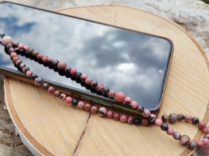 Jemnost – přívěsek na mobil z rodonitu