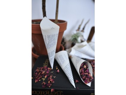 Konfety s tmavou růží