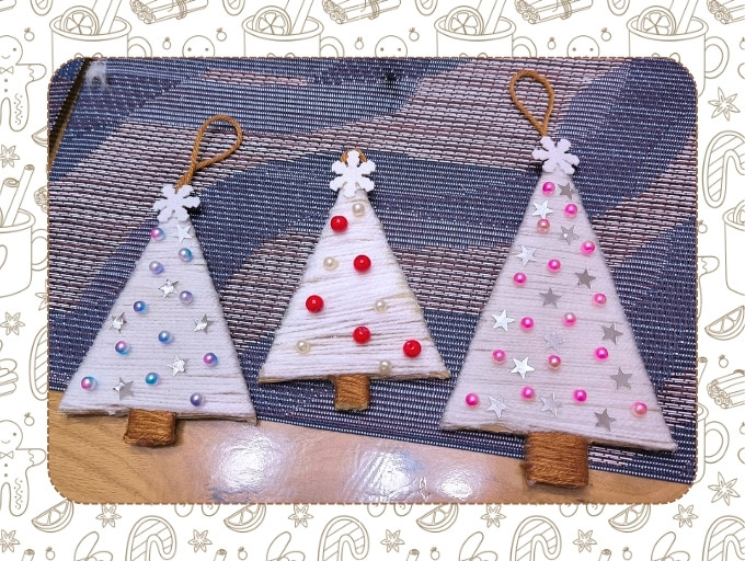 Stromeček z kartonu a vlny