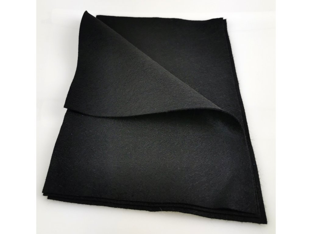 Filc černý, měkký, cca 20x30 cm