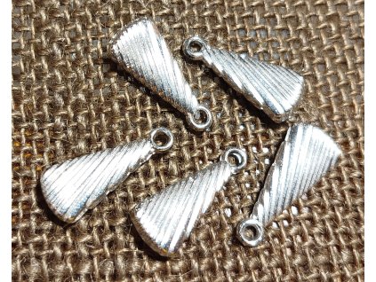 Přívěsek - CCB - trojúhelník rýhovaný