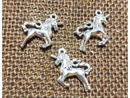 Kovový přívěsek - jednorožec