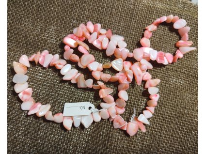 Perleť - světle růžová - zlomky - šňůra