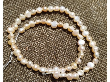 Říční perly - odstíny růžové - 6-7mm - šňůra