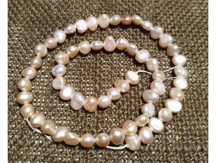 Říční perly - odstíny starorůžové - 7mm - šňůra