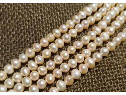 Říční perly - odstíny růžové - 5-6mm - kus