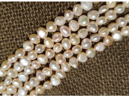 Říční perly - odstíny růžové - 6-7mm - kus
