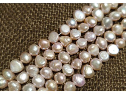 Říční perly - odstíny starorůžové - 8-9mm - kus