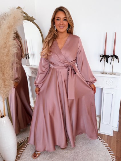 společenské šaty pro plnoštíhlé