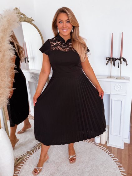 Midi černé plisované šaty s krajkou
