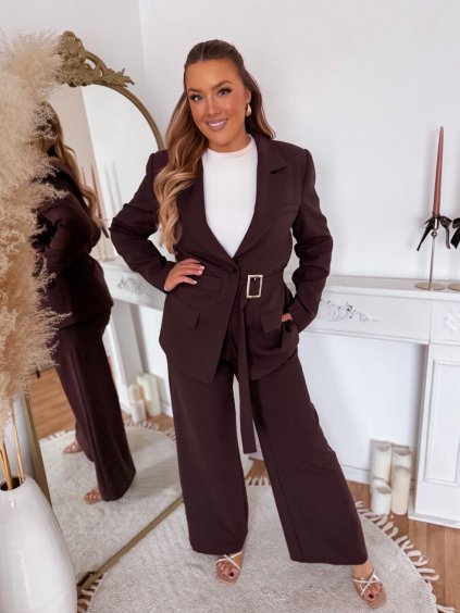 dámský kalhotový kostým