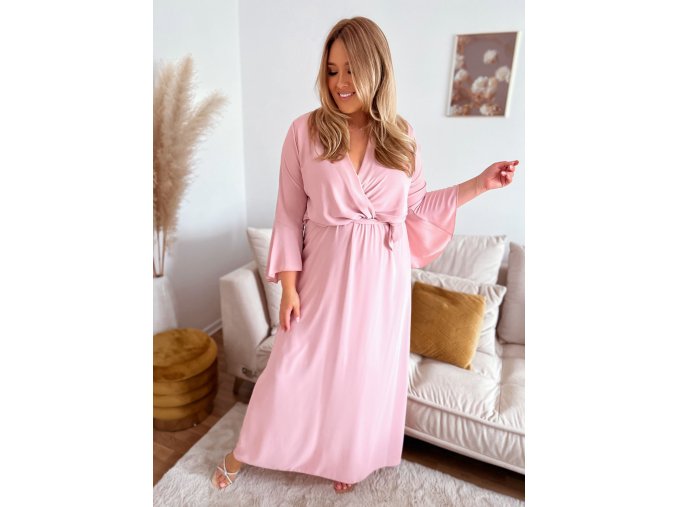 Světle růžové dlouhé šaty (Veľkosť L/XL)