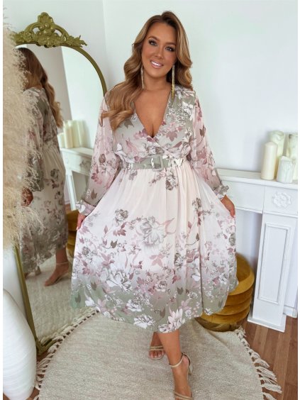 A-vonalú ruhák molett nőknek