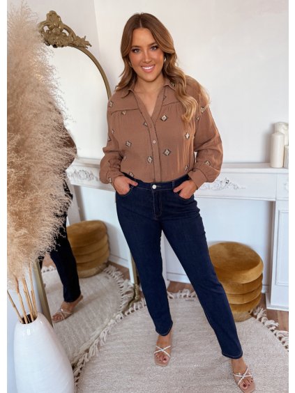 sötétkék farmer plus size nőknek