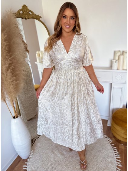 hosszú fehér ruhák molett nőknek