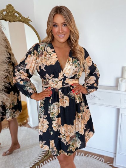 elegáns ruhák plus size nőknek