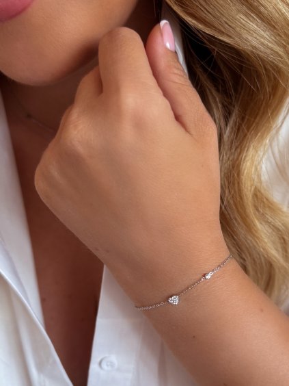 Női sebészeti acél karkötő szív - ezüst