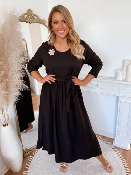 fekete ruha plus size nőknek