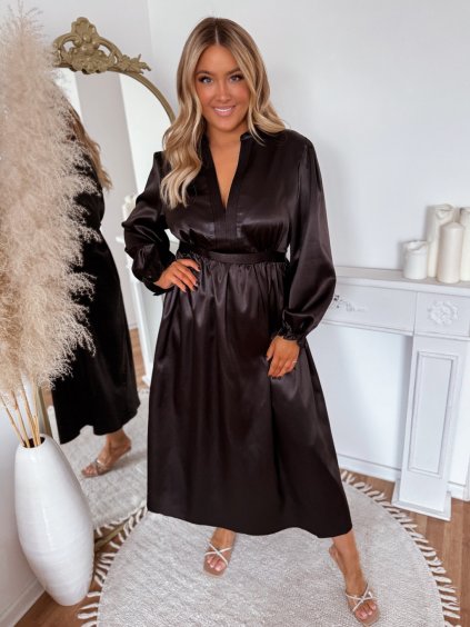 fekete ruha plus size nőknek