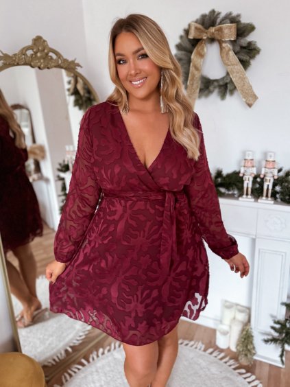 rövid ruhák plus size nőknek