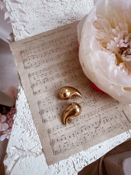 csepp alakú arany fülbevaló