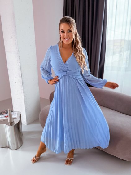 Svetlo-modré plisované šaty