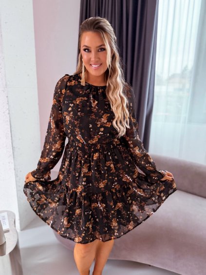 Krátke čierne šaty s hnedými kvetmi