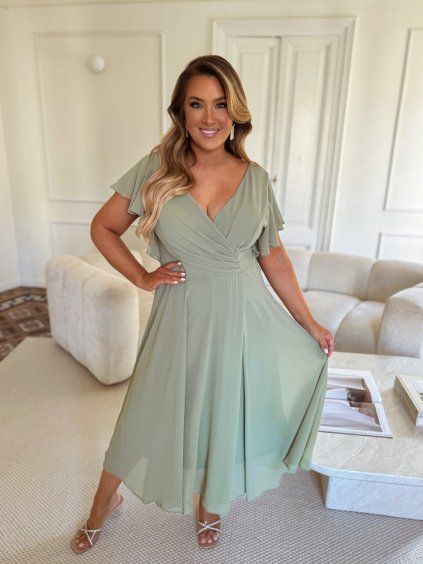 Spoločenské midi šaty v bledozelenej farbe