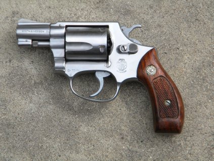 Smith & Wesson 60