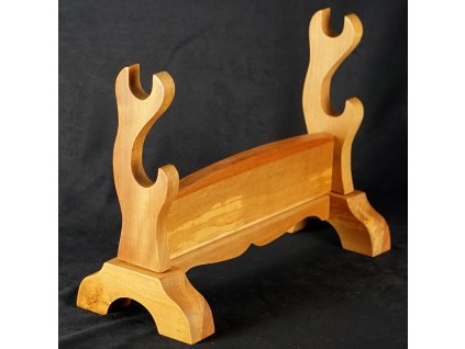 Tradiční dvoupatrový stojan z lakovaného dřeva pro bezpečné vystavení katan, wakizashi i tanto.