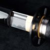 Celkový pohled na řemeslnou katanu Shinken Shapu AISI 1095 s černou pochvou e